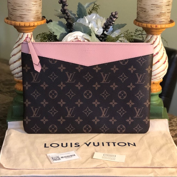 Louis Vuitton Handbags - AUTH Louis Vuitton Daily Pouch In Rose Poudre NEW
